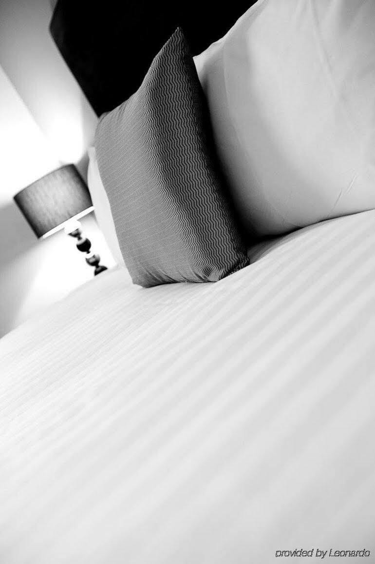 The - Putney Hotel London